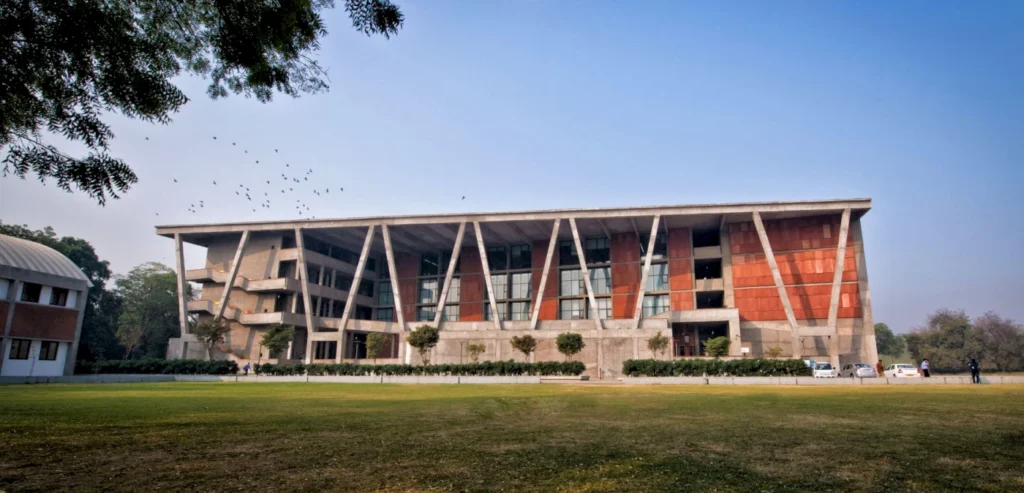 Ahmedabad University BTech Fees 2025 – Complete 4-Year Cost, Hostel, Scholarships & Payment Guide