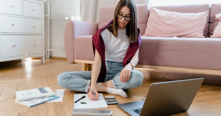 Bachelor in Economics & Finance (Distance/Online) India 2026