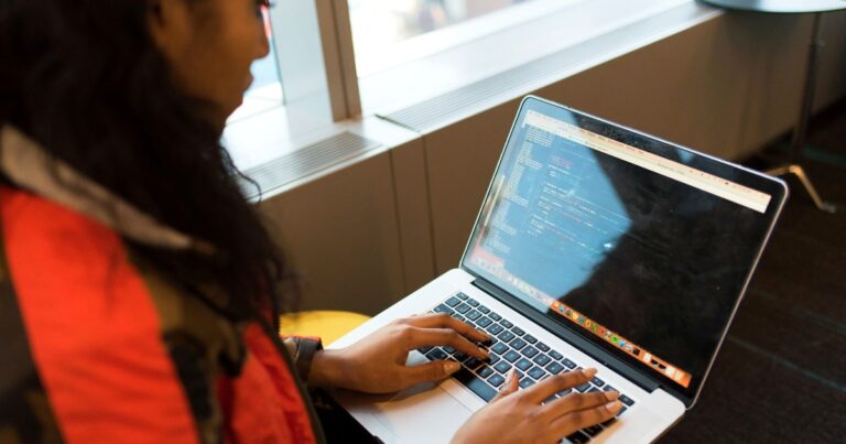 B.Tech CSE Salary in India 2026: Fresher to Senior Pay Scale