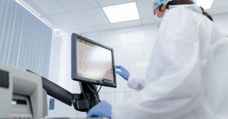 Diploma in Medical Laboratory Technicians (DMLT) Distance/Online India 2026