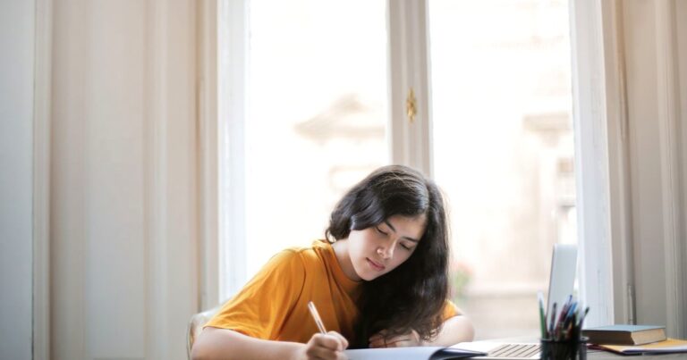 MA in Hindi Salary in India (2026) – Arts Stream
