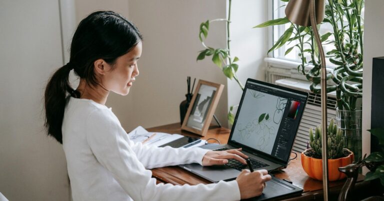 Masters in Graphic Design Scholarships India 2026