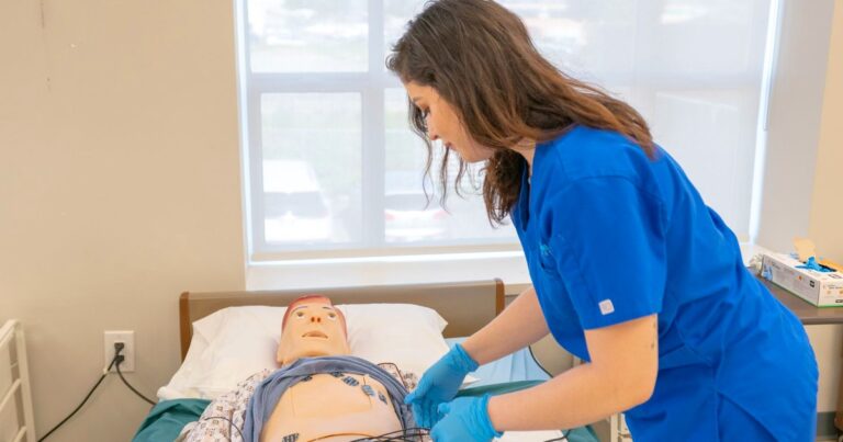 MPT Fees in India 2026 (Paramedical) – Course & College Info