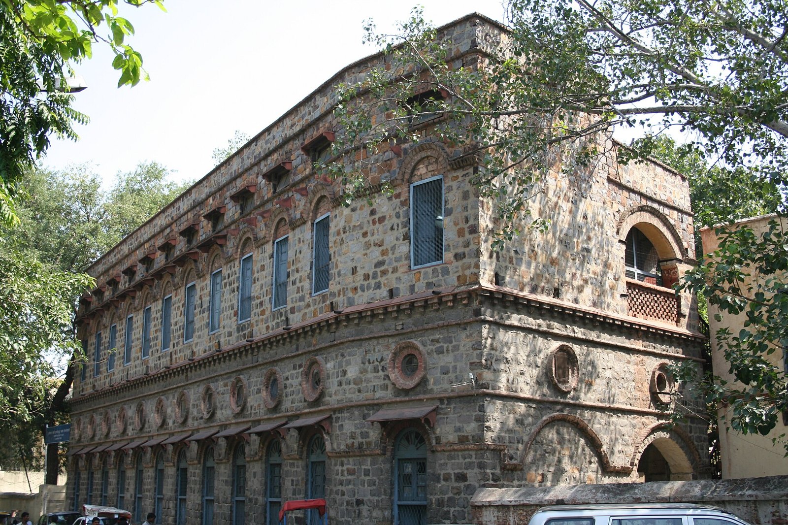 St. Stephen's: The Elite Enclave